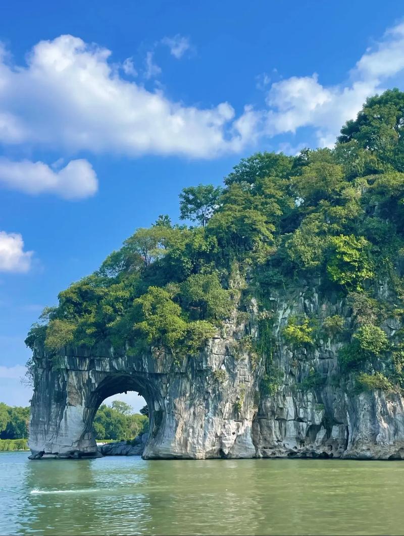 Day 2 | Guilin: Imperial Legacy and Illuminated Waters