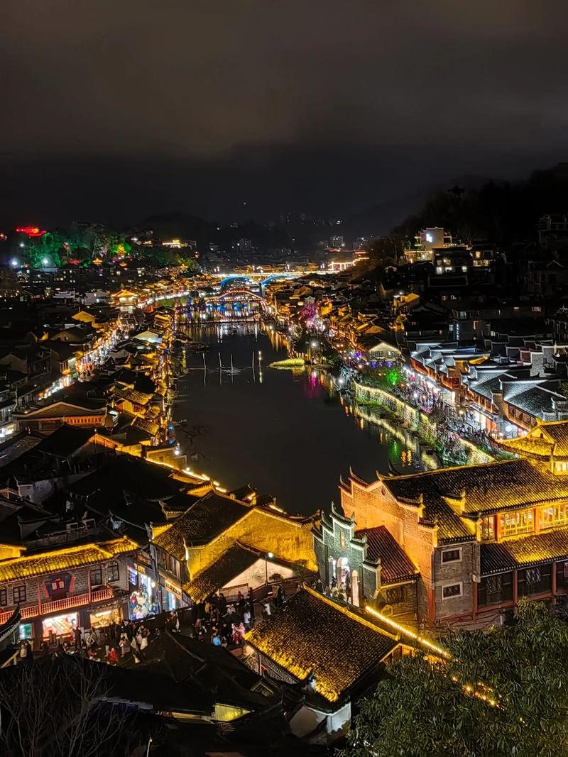 Day 5 | Fenghuang: Emerald Waters and Stilt-House Dreams