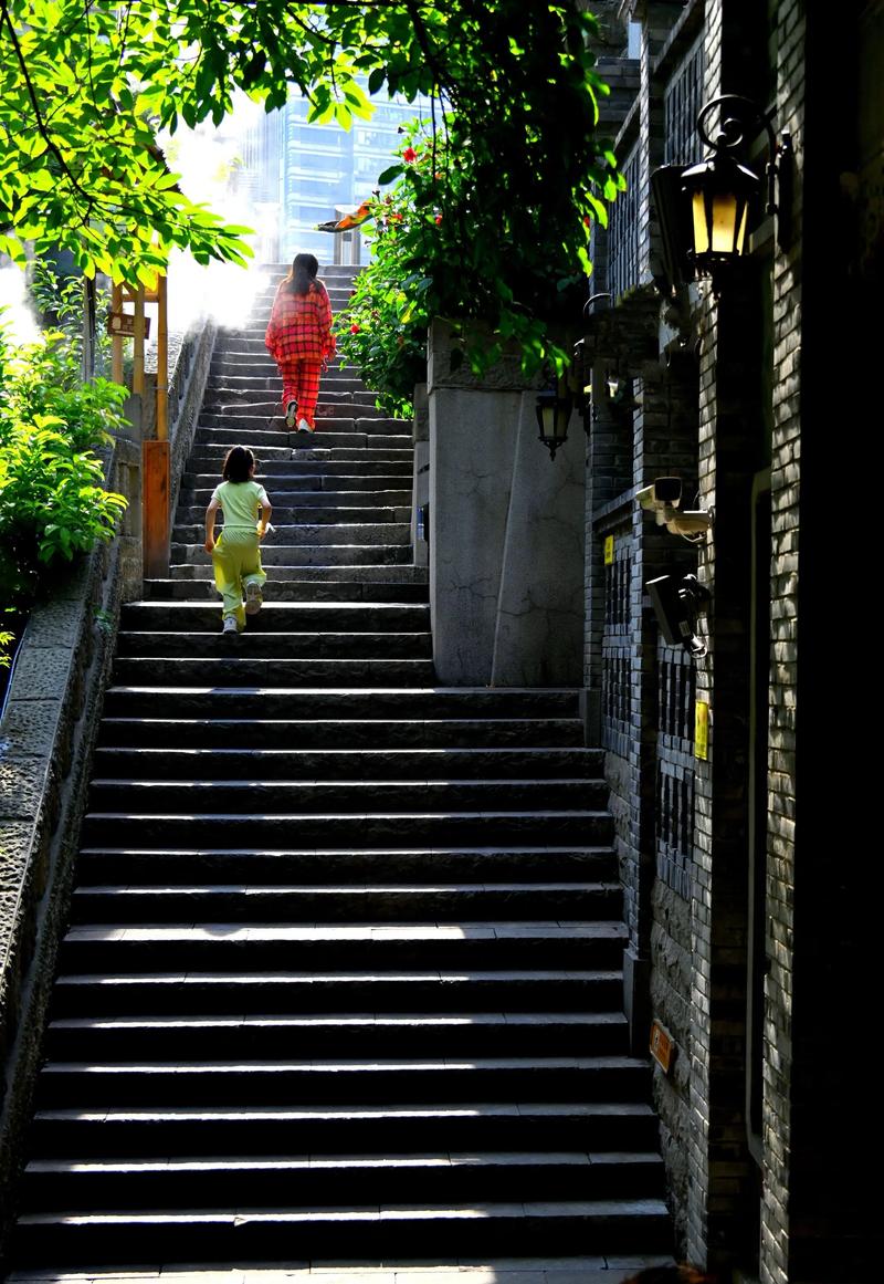 Chengdu & Chongqing Double Cities 6-Day Tour