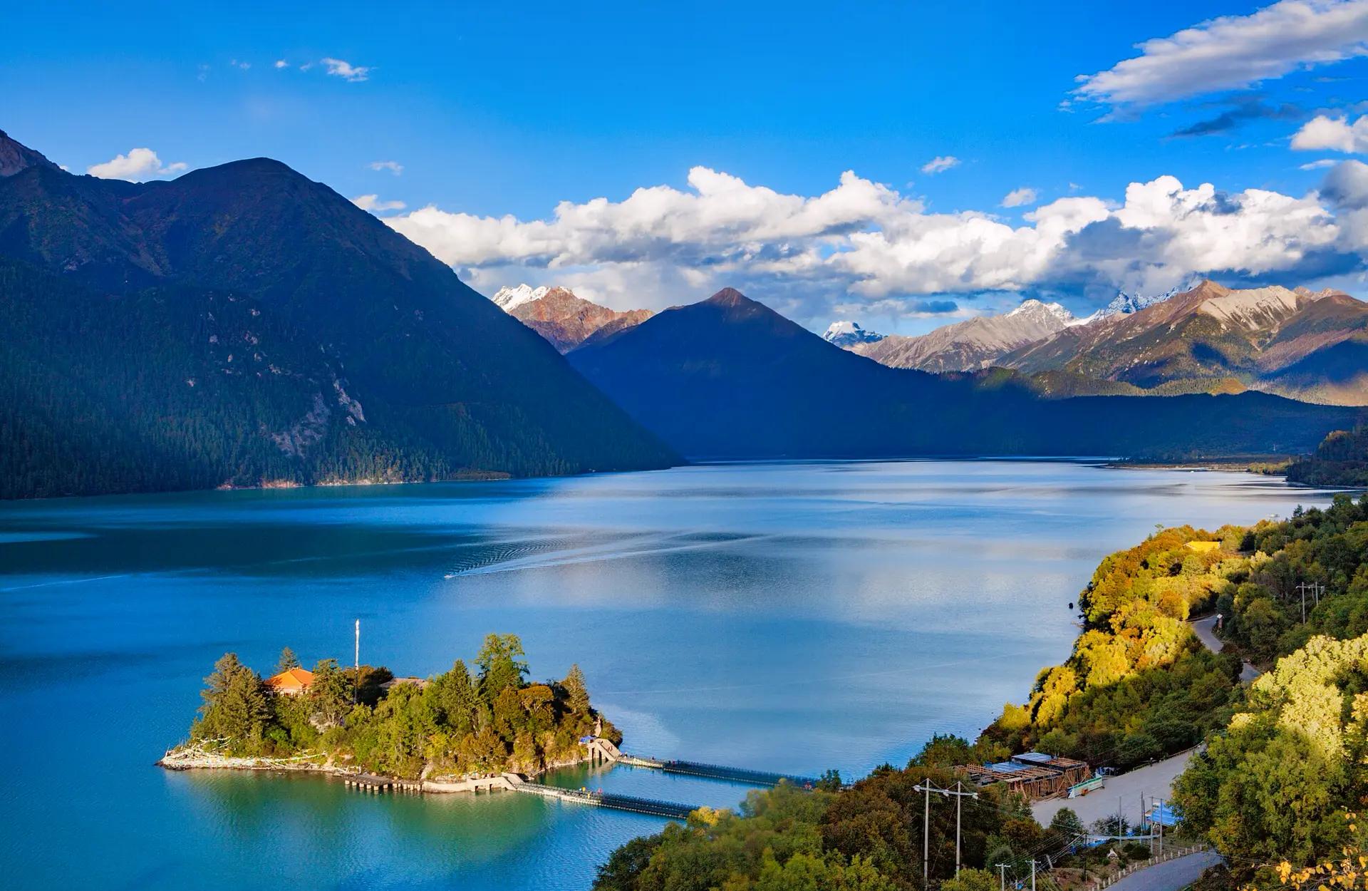 Lhasa & Holy Lakes Classic Tibet 8-Day Tour